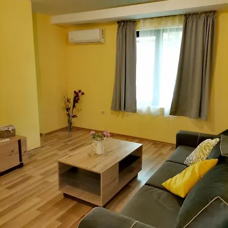Family 3 Amadeus Lux Apartament