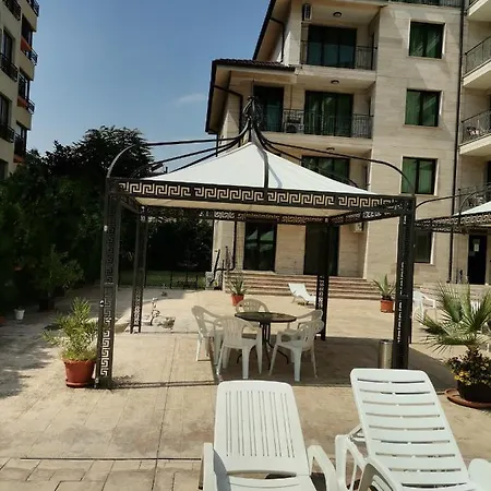 Family 3 Amadeus Lux Apartament